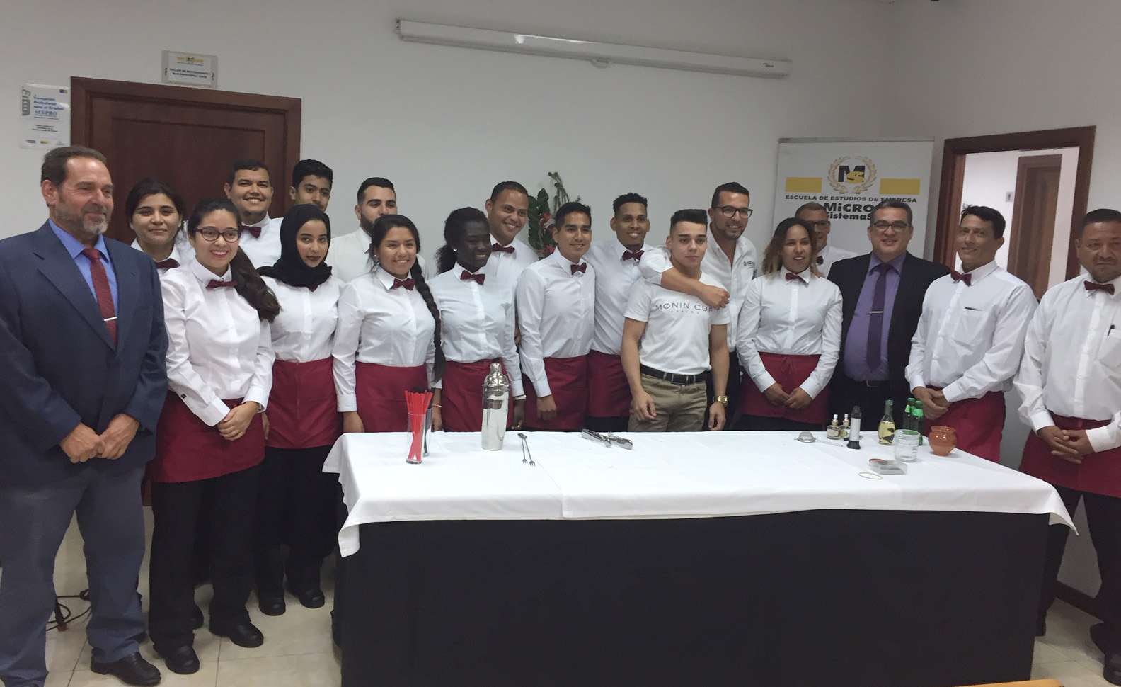 Un Campeón de España de Barmans visita el Centro Integrado de FP MICROSISTEMAS para impartir una masterclass